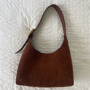 Madewell The Sculptural-Buckle Shoulder Bag in Soft Mahogany